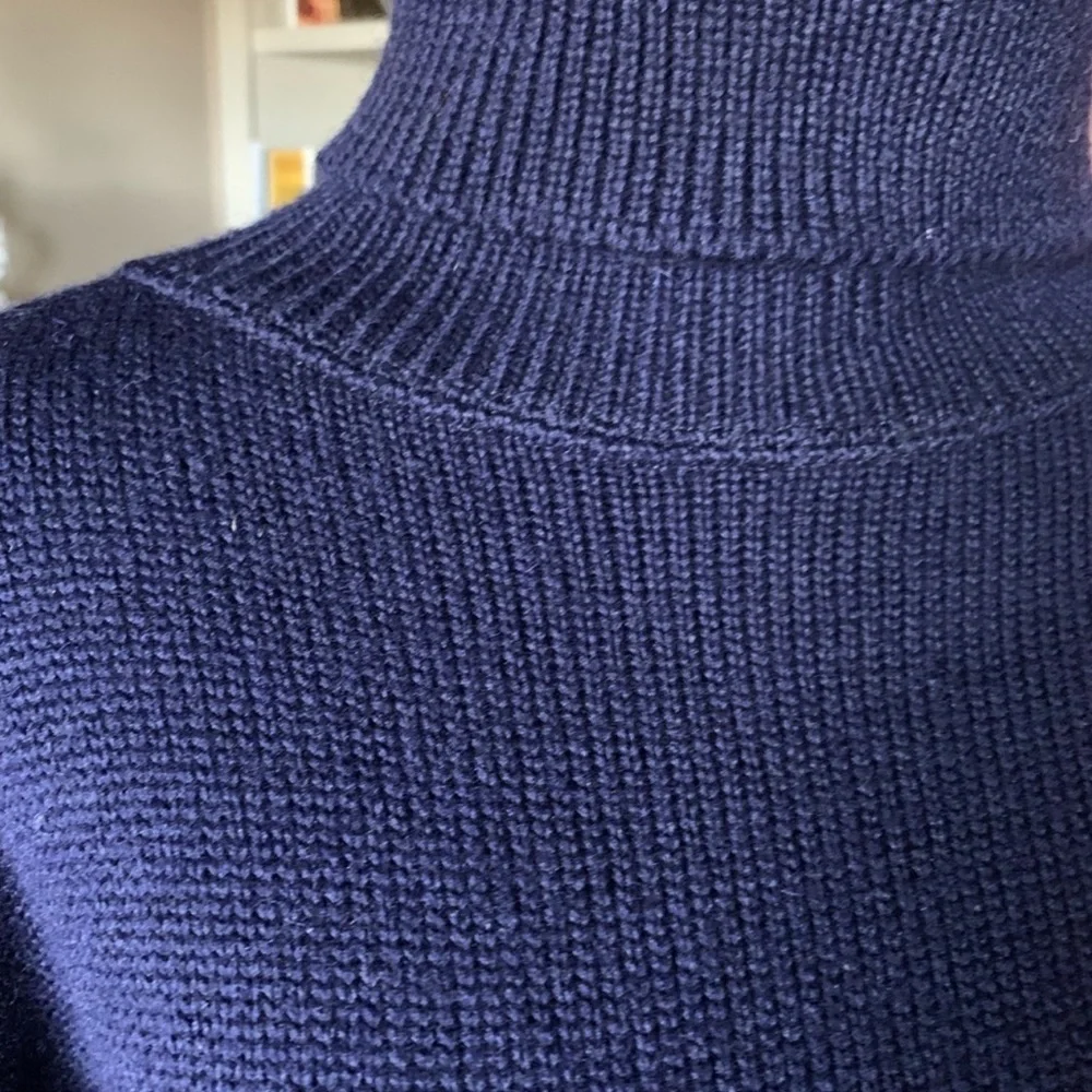 Cabela’s Pure Wool Turtleneck Top‎